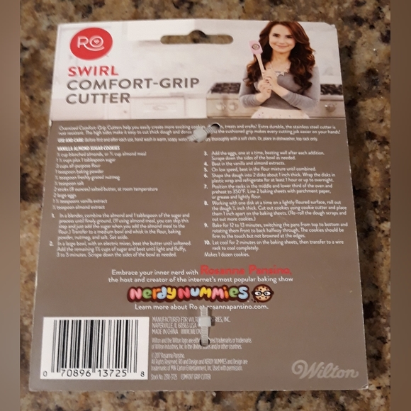 Comfort Grip Cookie Cutter - Poop Emoji - 💩 By Wilton - Picture 2 of 2